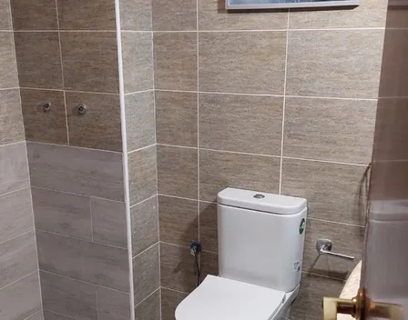 "FONTANERO EXCLUSIVAMENTE " MORALES INSTALACIONES.- Piscinas, desatasco, mamparas,platos etc. Lampista,Tarragona. – fontanero en Tarragona